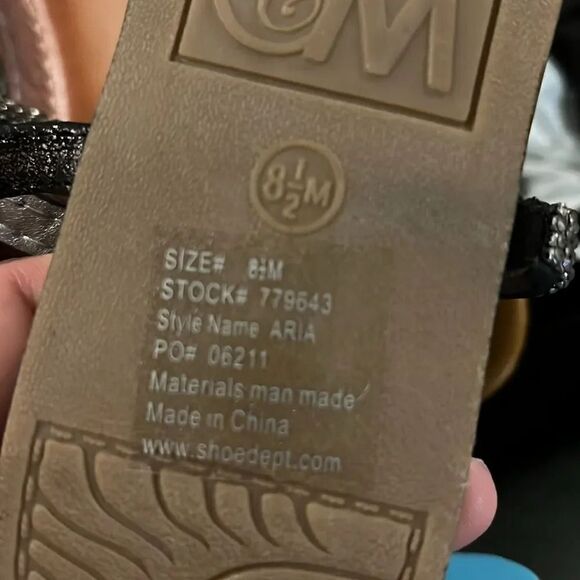 C&M Aria Silver Jeweled Studded Black Flat Thong Sandals Size 8.5 NWT - Picture 4 of 5